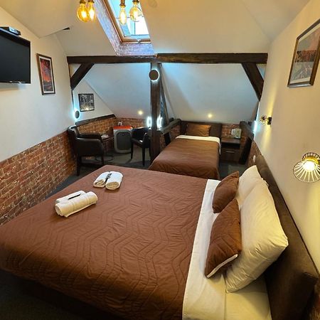 Pirocanac Rooms & Restaurant "Breakfast-Lunch-Dinner" 피로트 외부 사진
