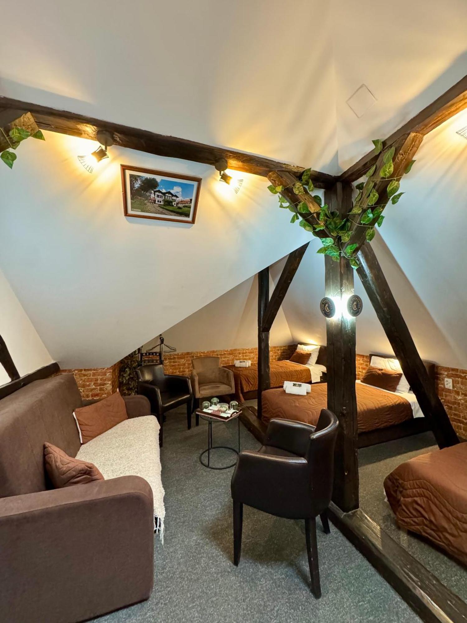 Pirocanac Rooms & Restaurant "Breakfast-Lunch-Dinner" 피로트 외부 사진