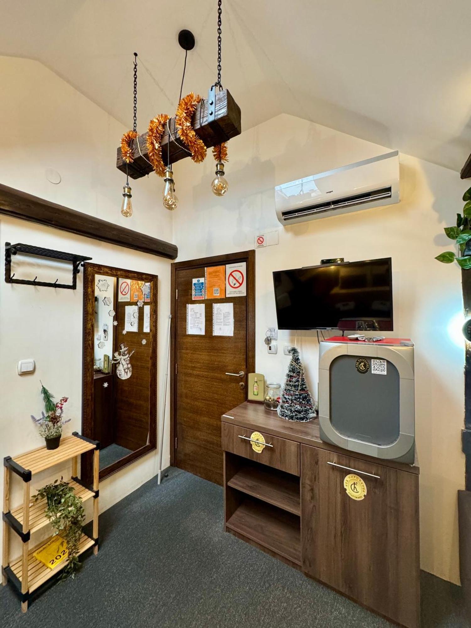 Pirocanac Rooms & Restaurant "Breakfast-Lunch-Dinner" 피로트 외부 사진