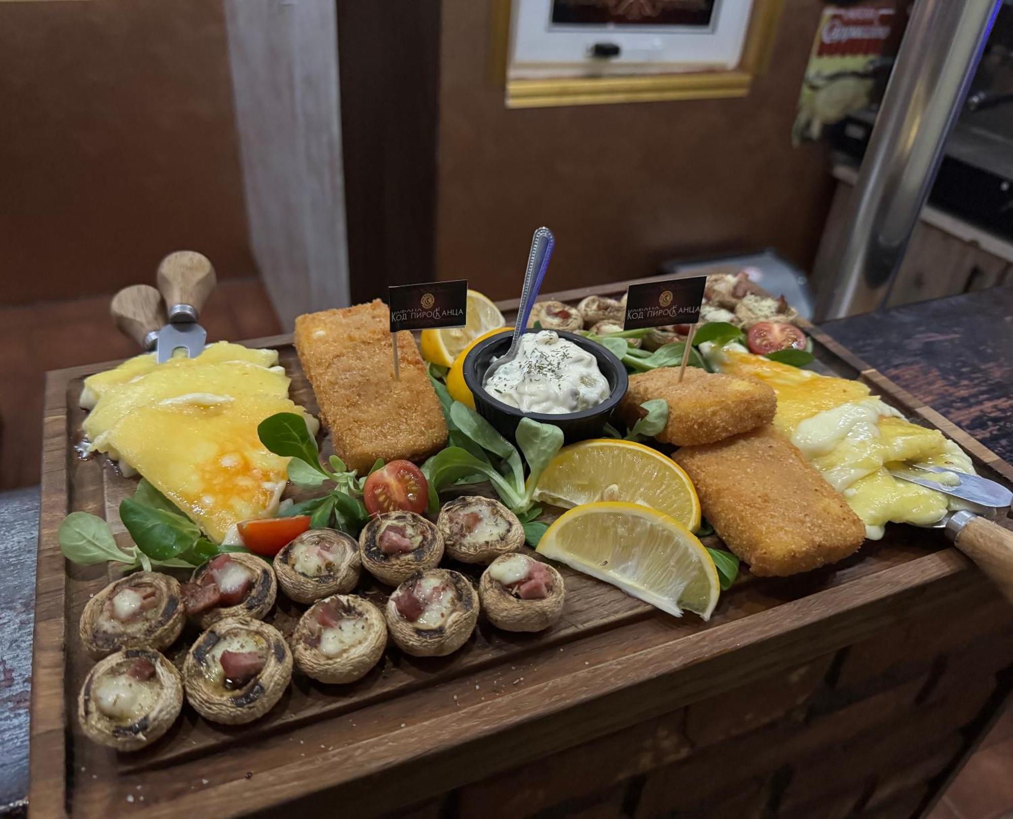 Pirocanac Rooms & Restaurant "Breakfast-Lunch-Dinner" 피로트 외부 사진