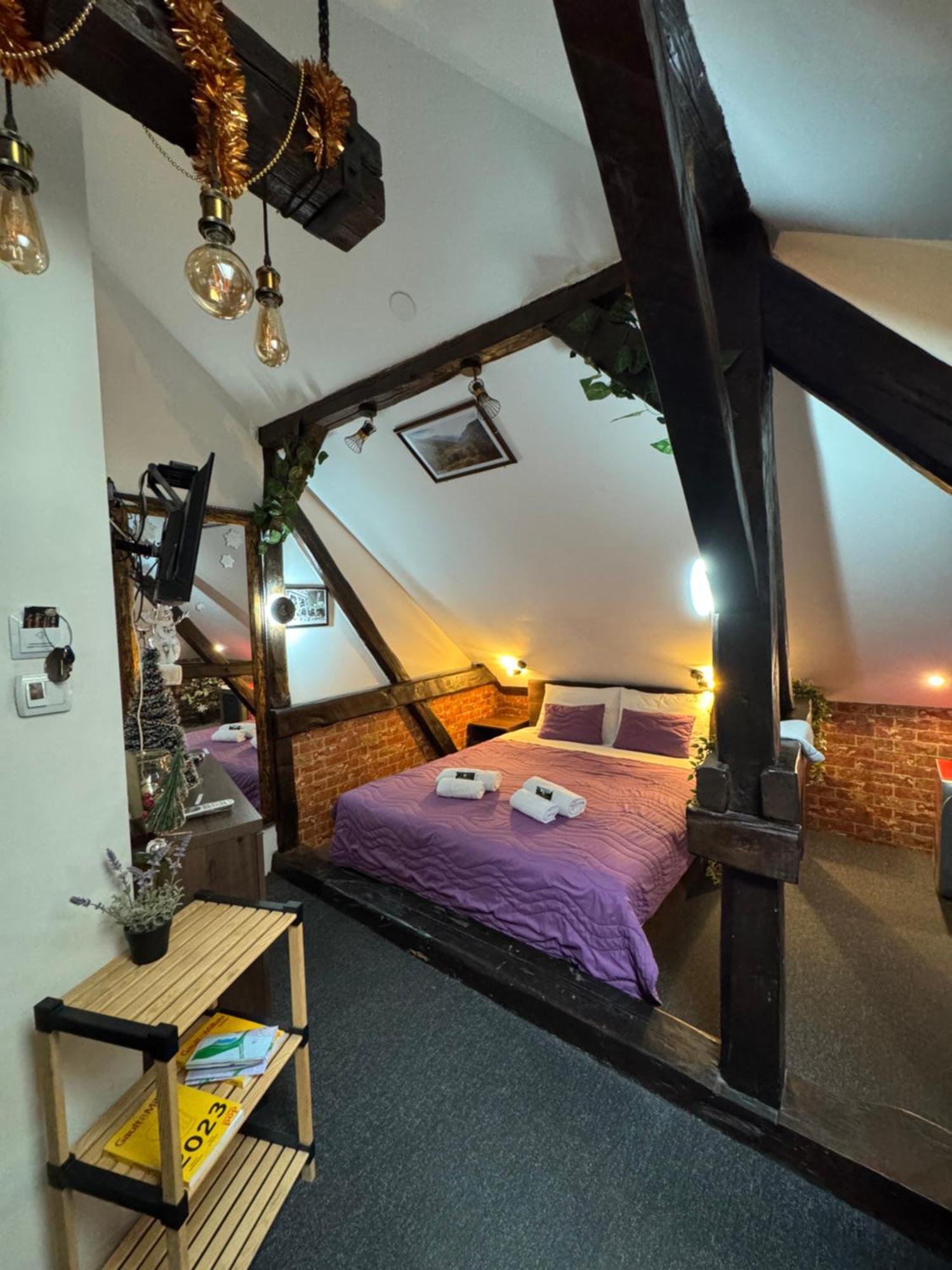 Pirocanac Rooms & Restaurant "Breakfast-Lunch-Dinner" 피로트 외부 사진