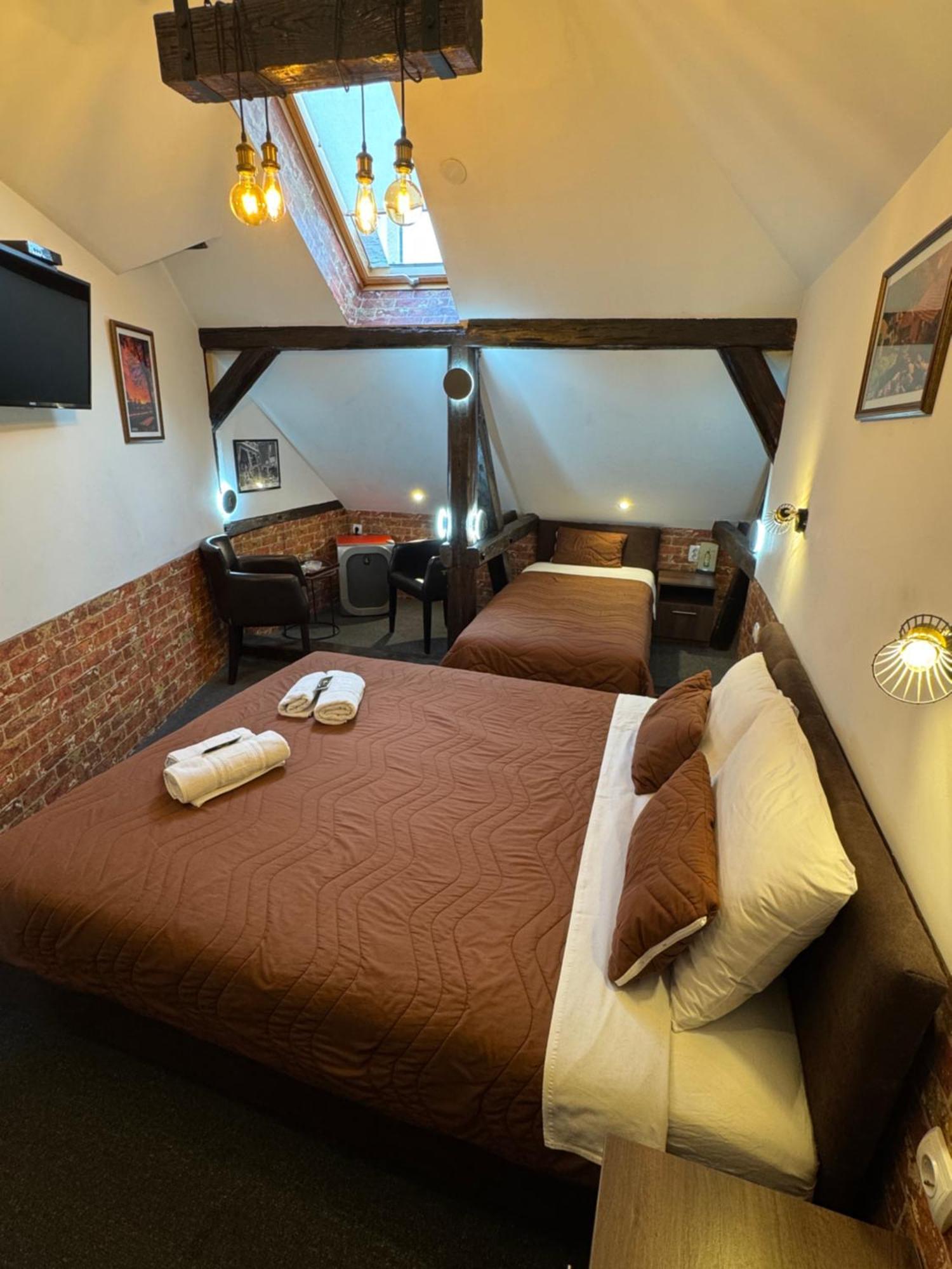 Pirocanac Rooms & Restaurant "Breakfast-Lunch-Dinner" 피로트 외부 사진
